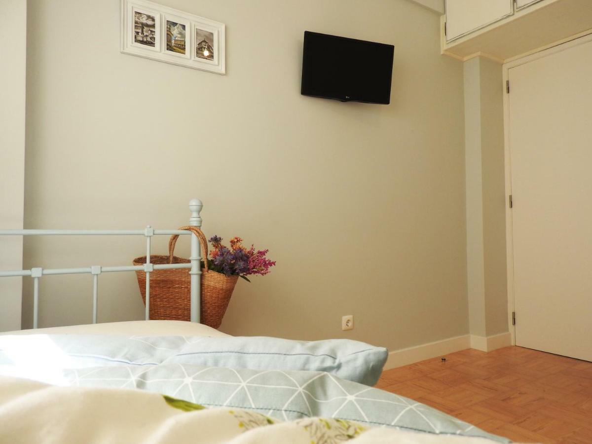 Lisbon Airport Hostel Exteriör bild