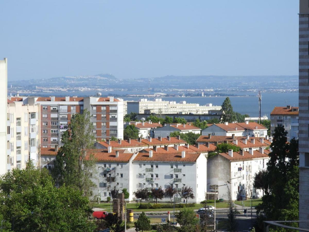 Lisbon Airport Hostel Exteriör bild